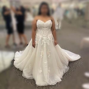 David’s Bridal Wedding Dress Size 14